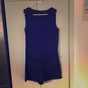 Theory black linen romper size 4